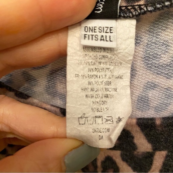 ONZIE Women Leopard Print Long Sleeve Top Size One Size - Picture 5 of 5
